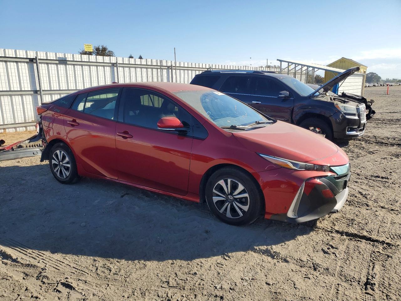 2017 Toyota Prius Prime Premium - Image 4