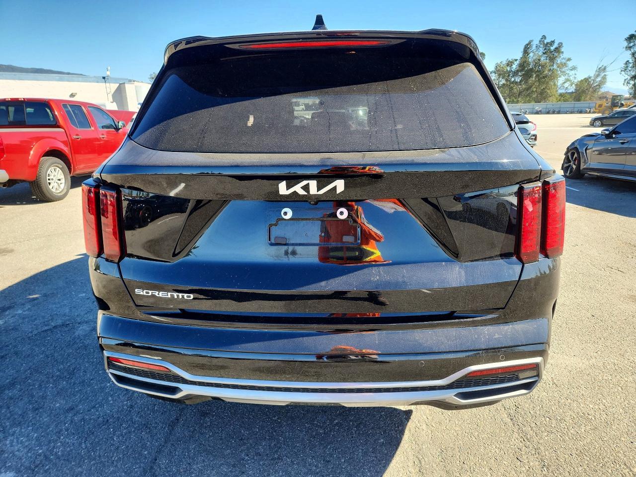 2023 Kia Sorento S - Image 6