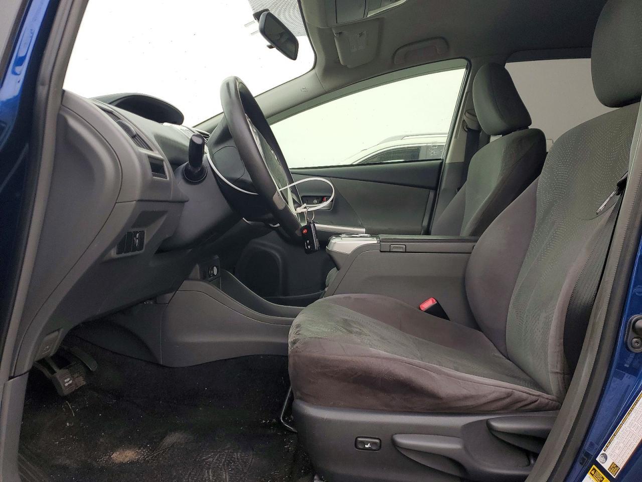 2013 Toyota Prius V Two - Фото 7
