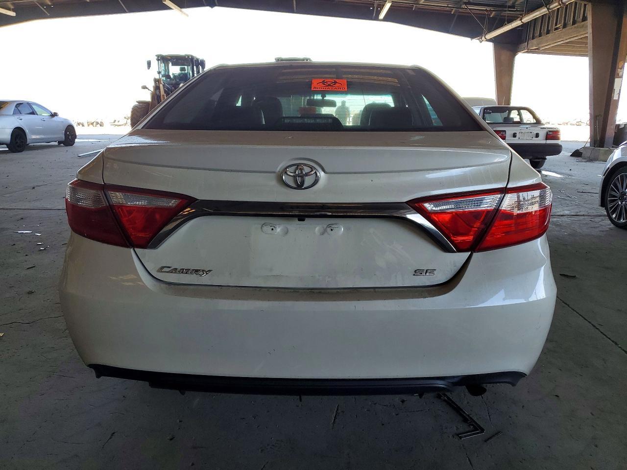 2016 Toyota Camry Se - Image 6