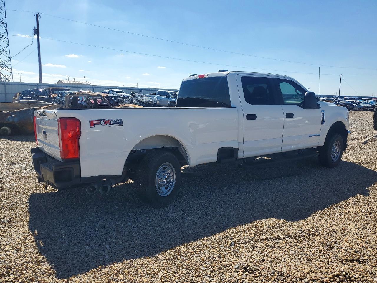 2022 Ford F250 Super Duty - Image 3