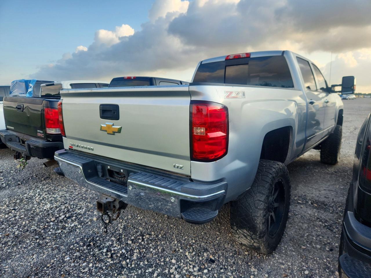 2015 Chevrolet Silverado K2500 Heavy Duty Ltz - Image 3