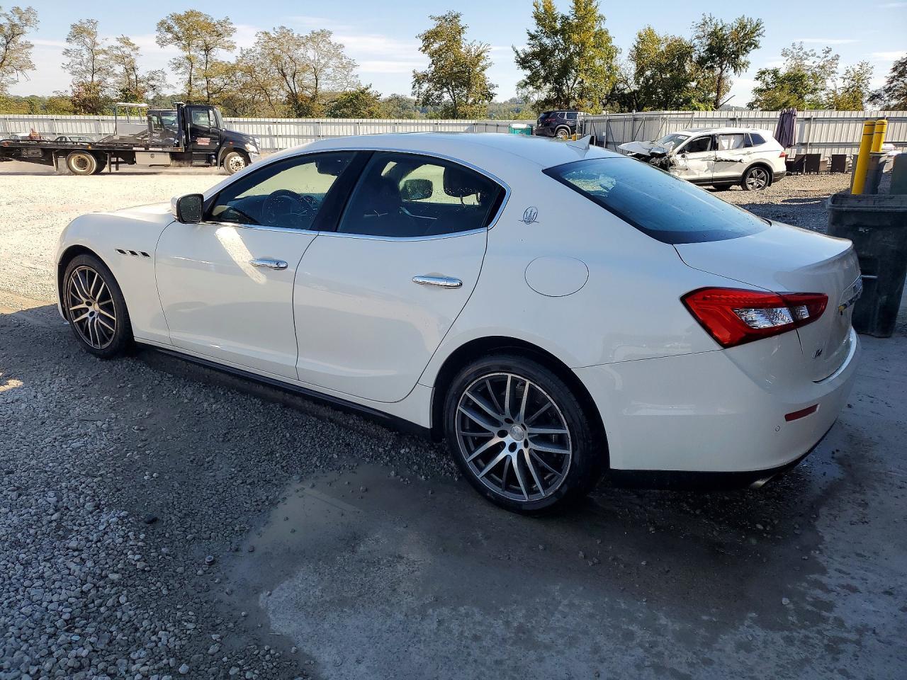2016 Maserati Ghibli S - Image 2
