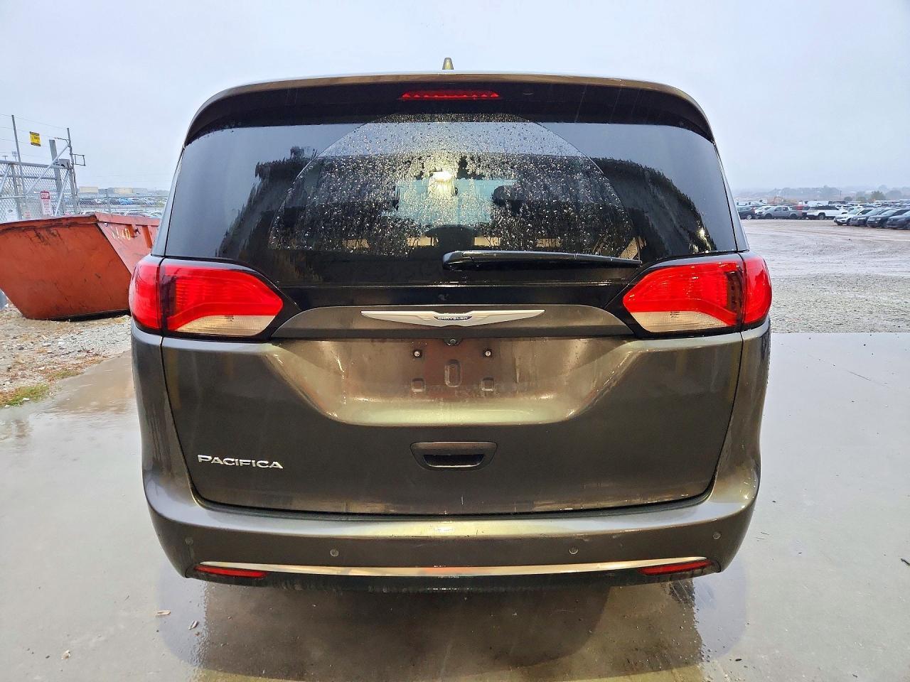 2017 Chrysler Pacifica Touring L - Фото 6