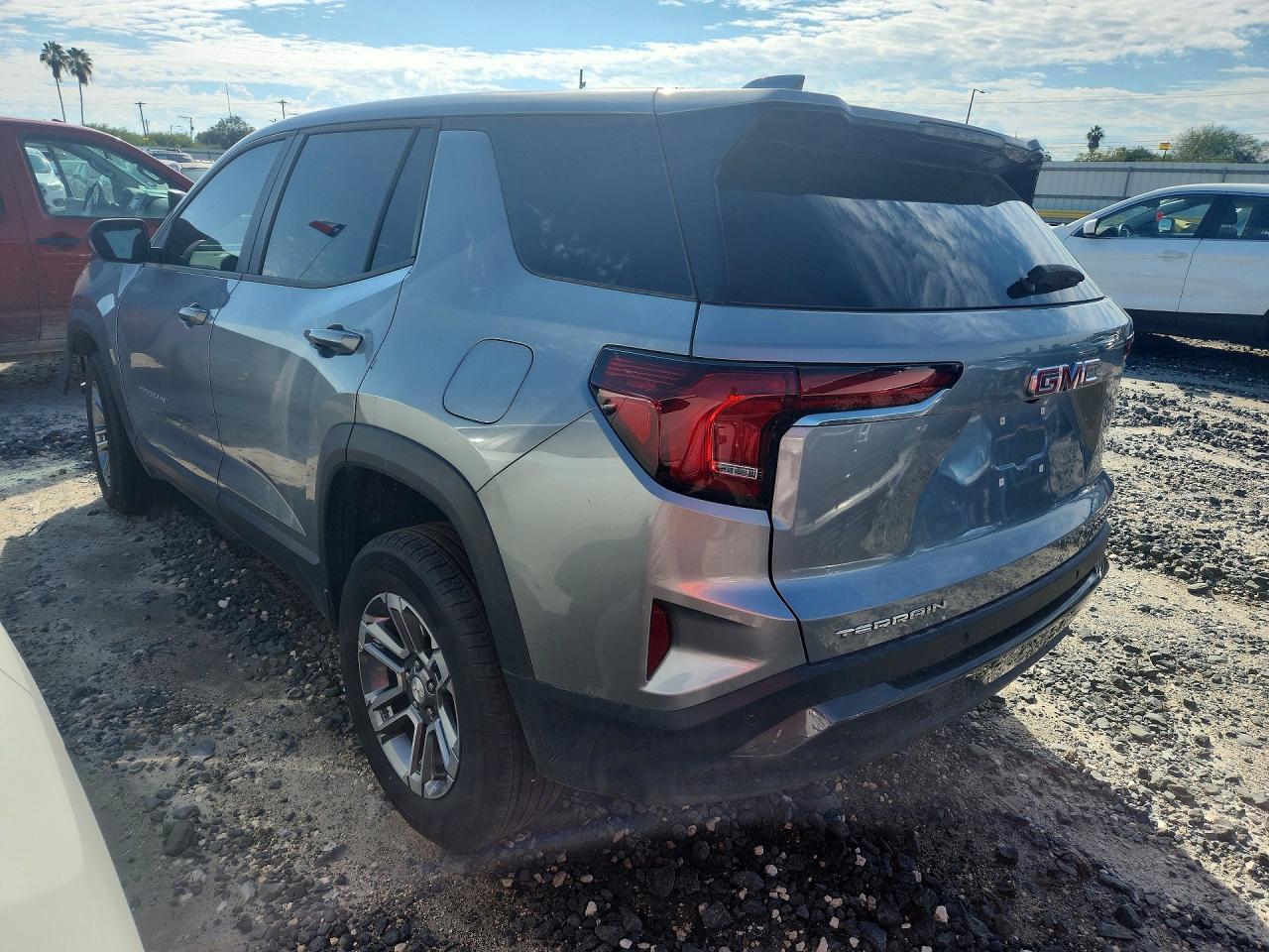 2026 GMC Terrain Elevation - Фото 2