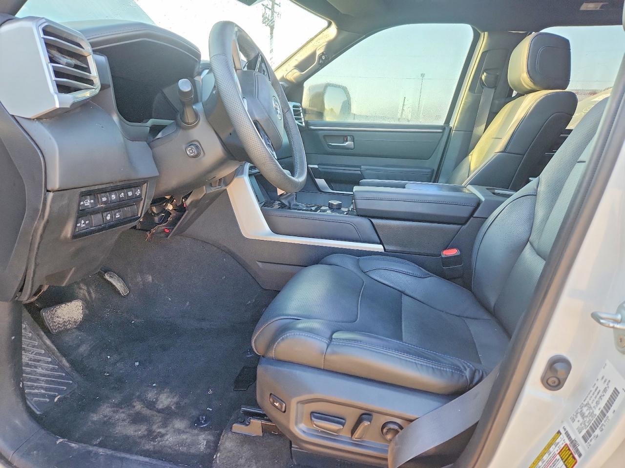 2023 Toyota Sequoia Platinum - Image 7