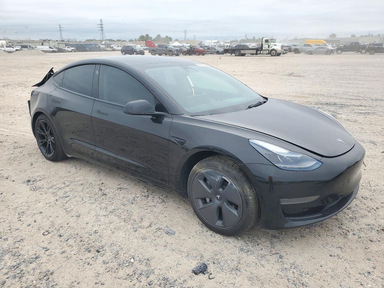 2023 Tesla Model 3 - Image 4