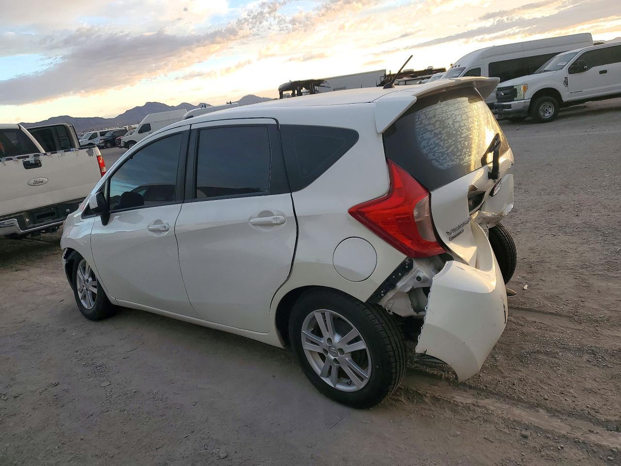 2014 Nissan Versa Note S - Фото 2