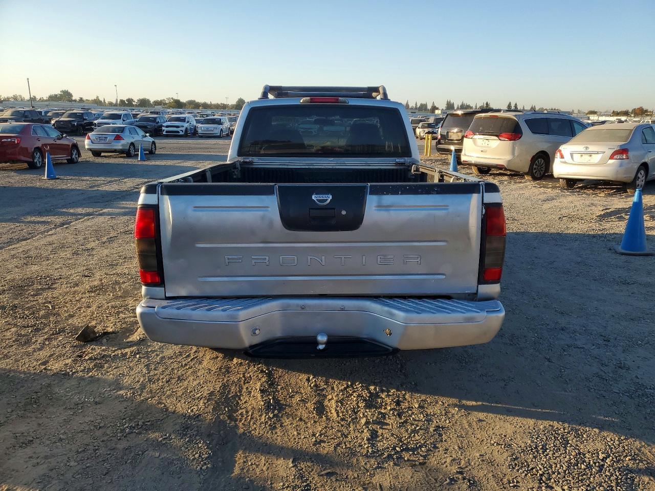 2004 Nissan Frontier Xe-V6 - Фото 6
