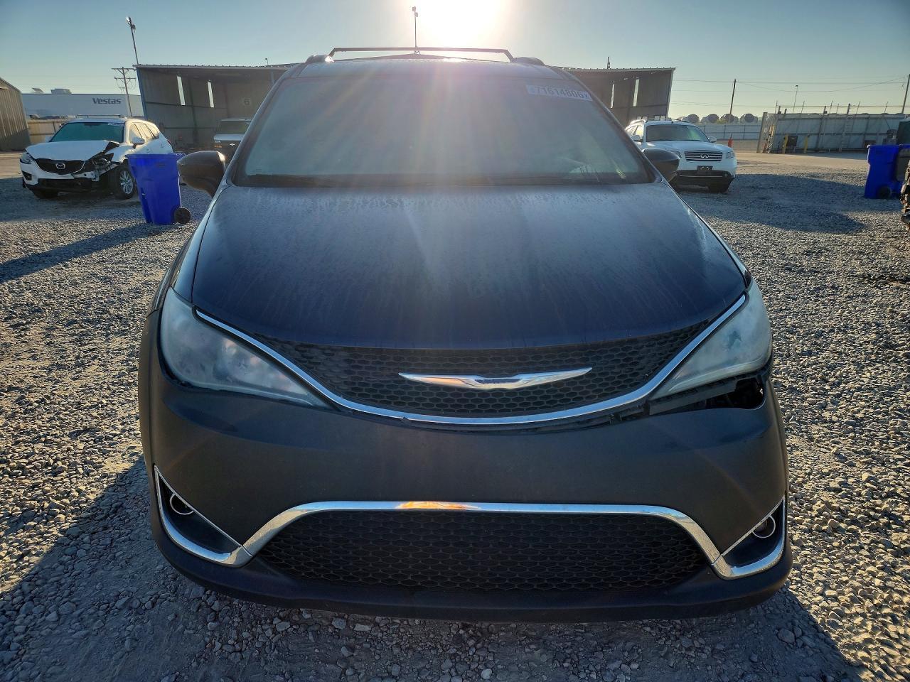 2017 Chrysler Pacifica Touring L - Фото 5