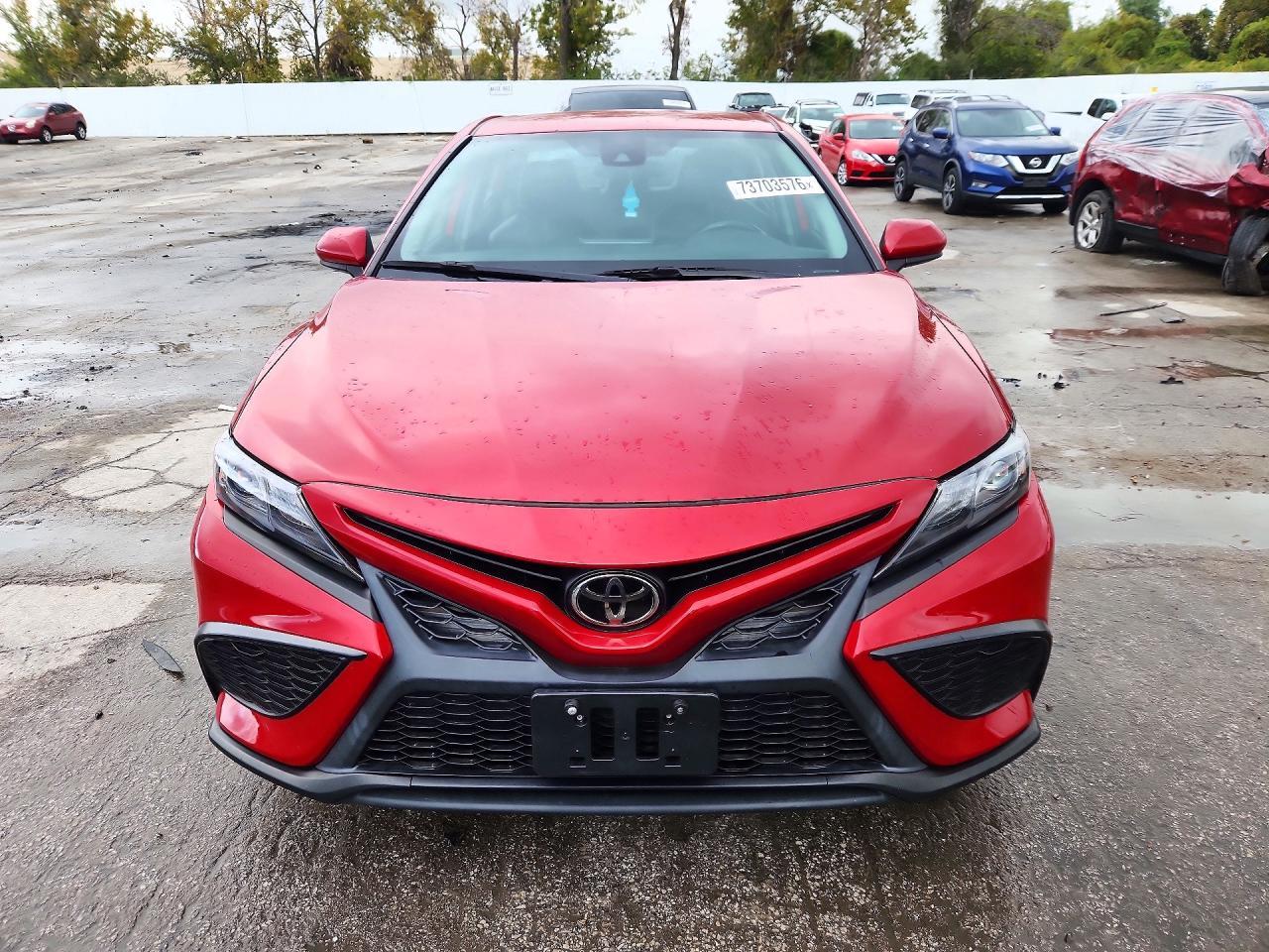 2021 Toyota Camry Se - Фото 5