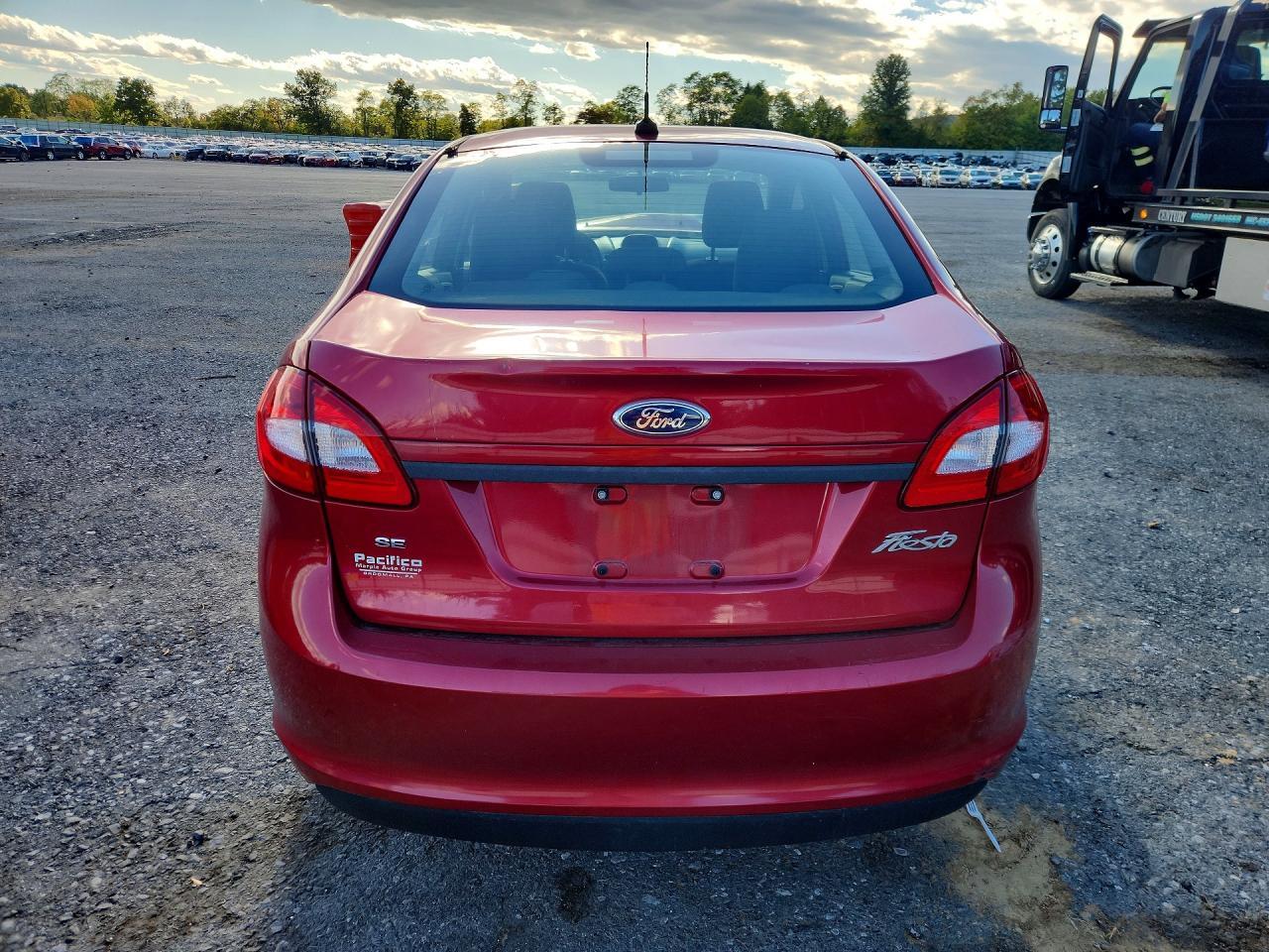 2011 Ford Fiesta Se - Фото 6