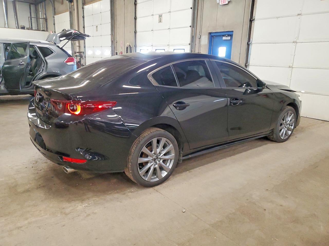 2026 Mazda 3 Preferred - Фото 3