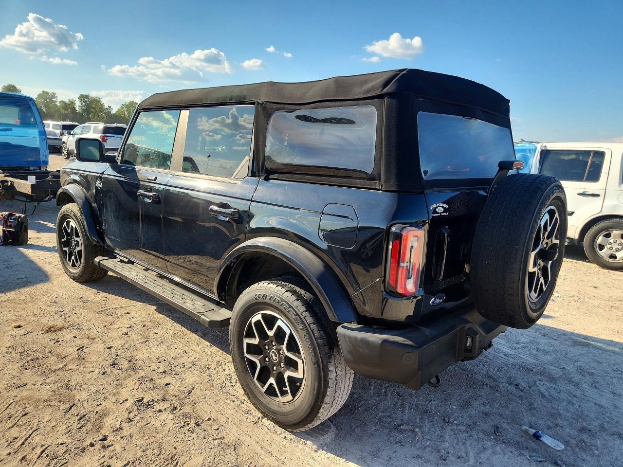2023 Ford Bronco Base - Image 2