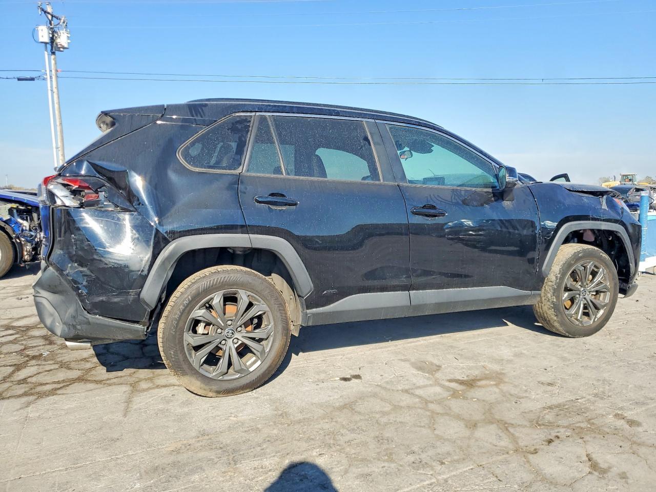 2022 Toyota Rav4 Xle Premium - Фото 3