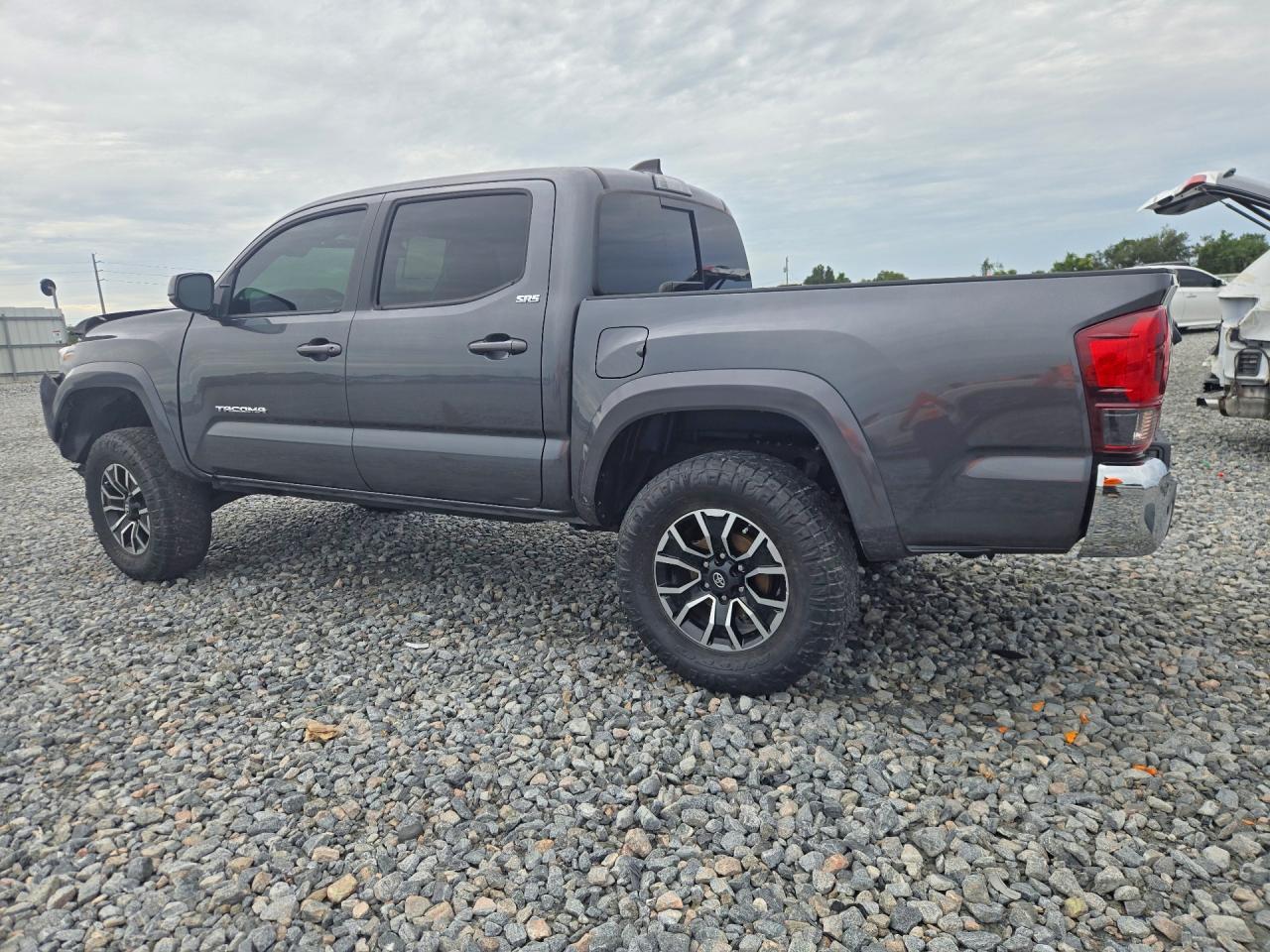 2021 Toyota Tacoma Sr5 V6 - Image 2