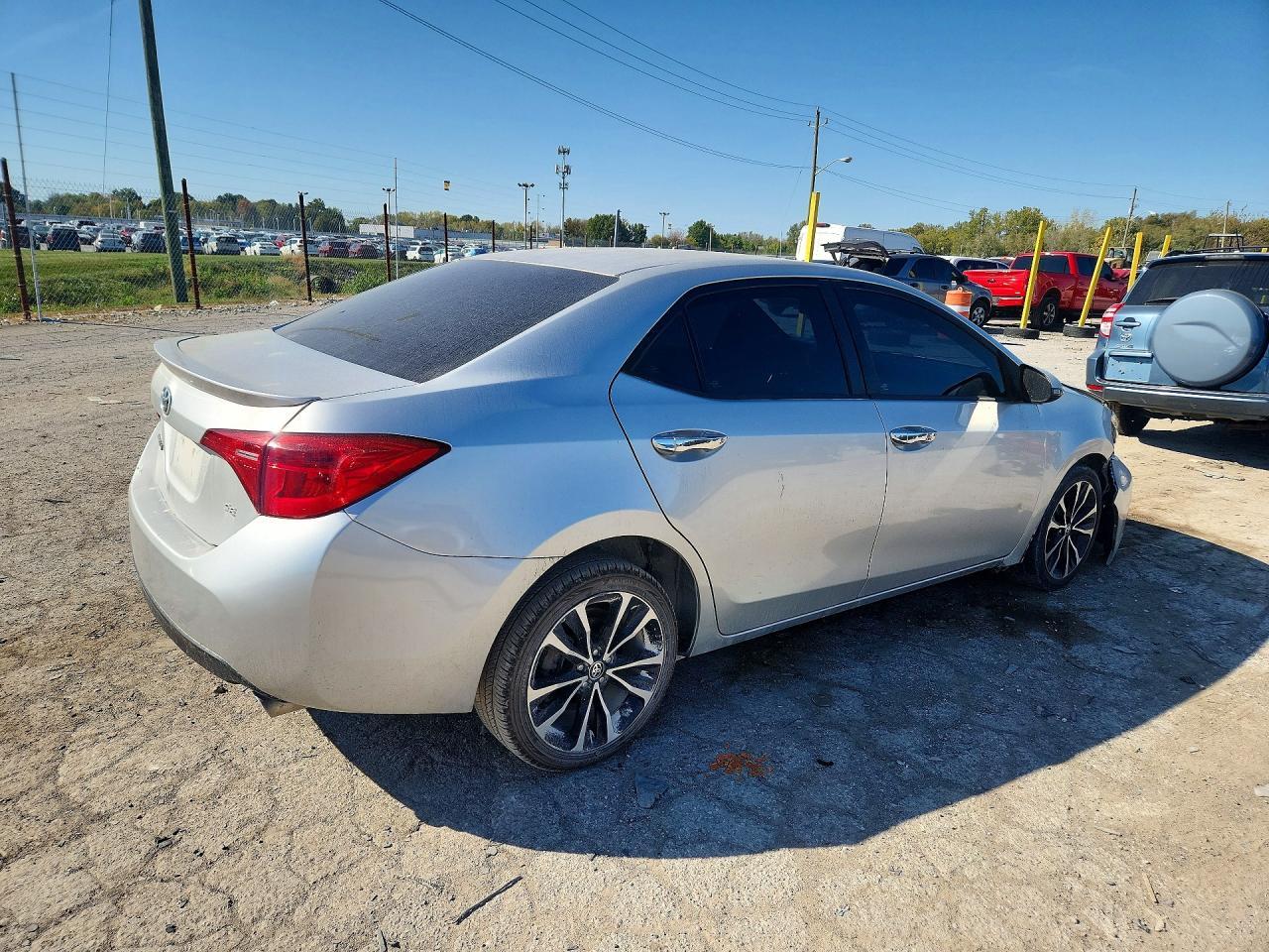 2017 Toyota Corolla Se - Фото 3