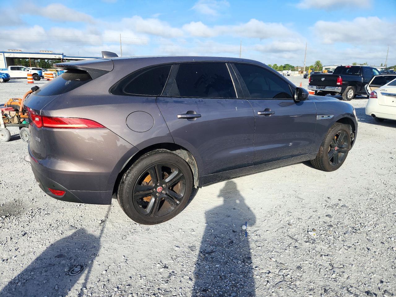 2017 Jaguar F-Pace R - Sport - Фото 3