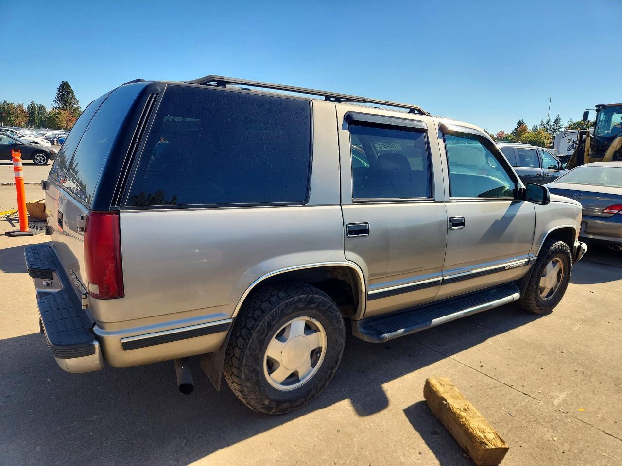 1999 Chevrolet Tahoe K1500 - Фото 3
