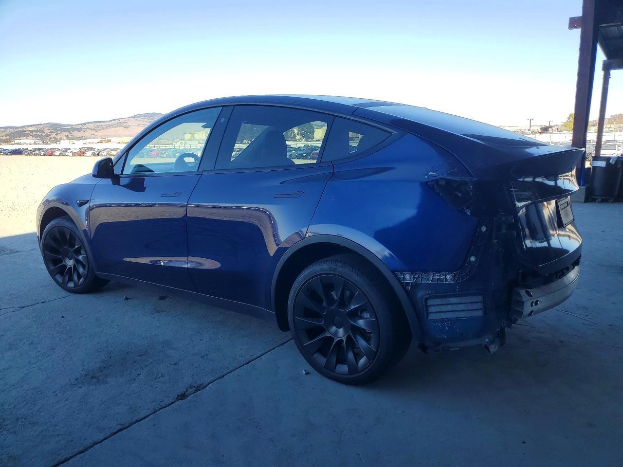 2023 Tesla Model Y - Image 2