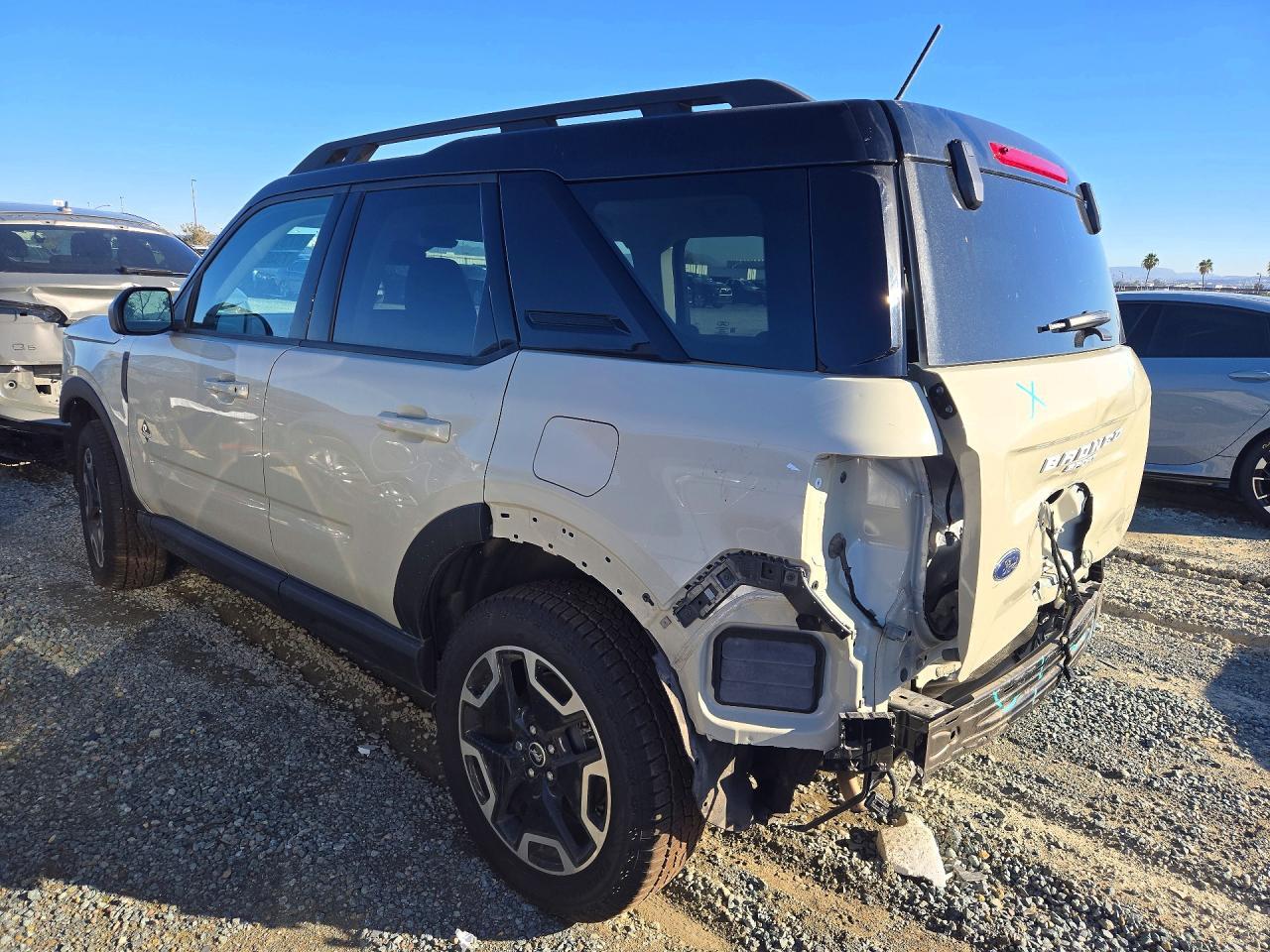 2024 Ford Bronco Sport Outer Banks - Фото 2