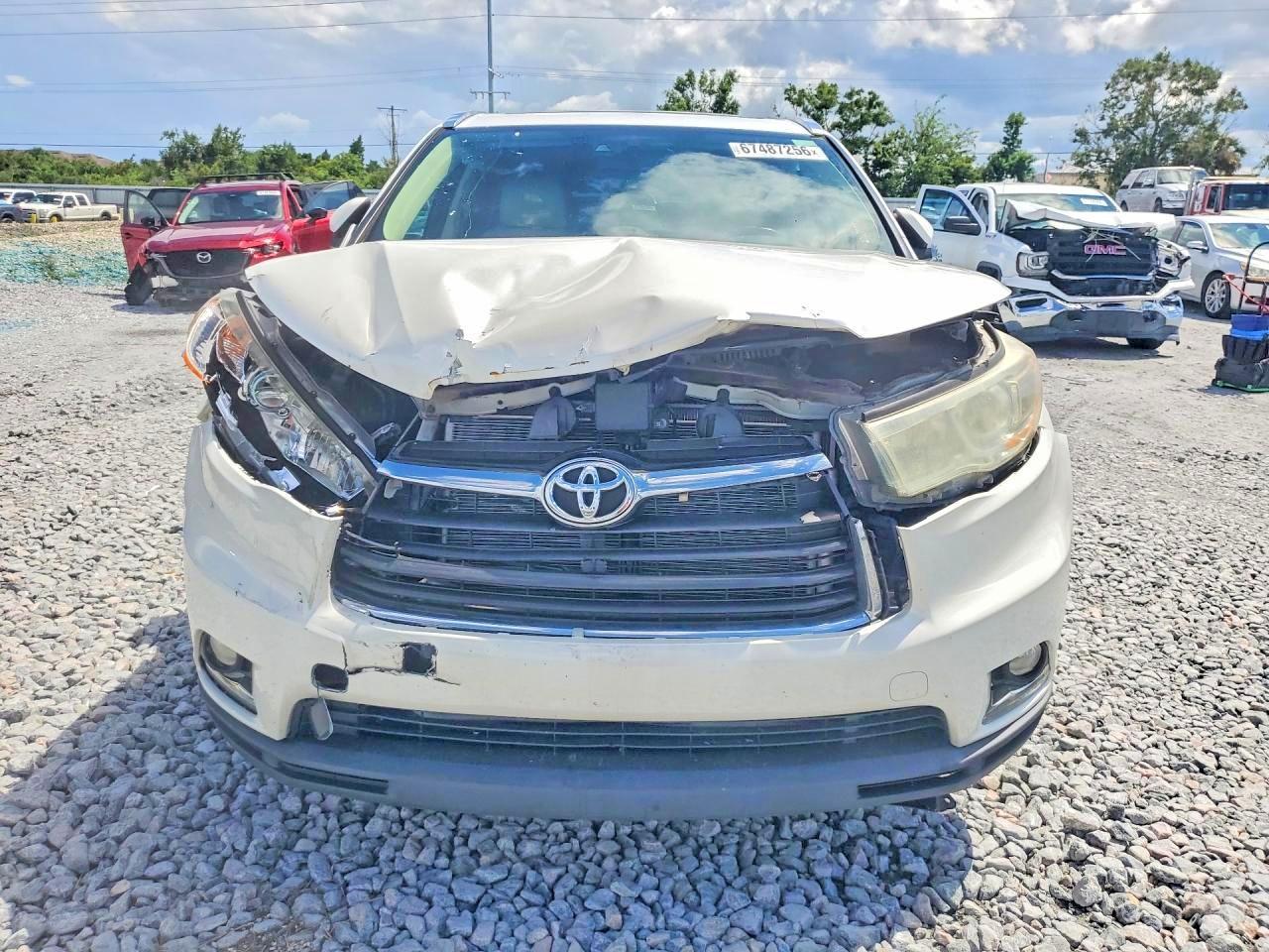 2016 Toyota Highlander Limited Platinum - Image 5