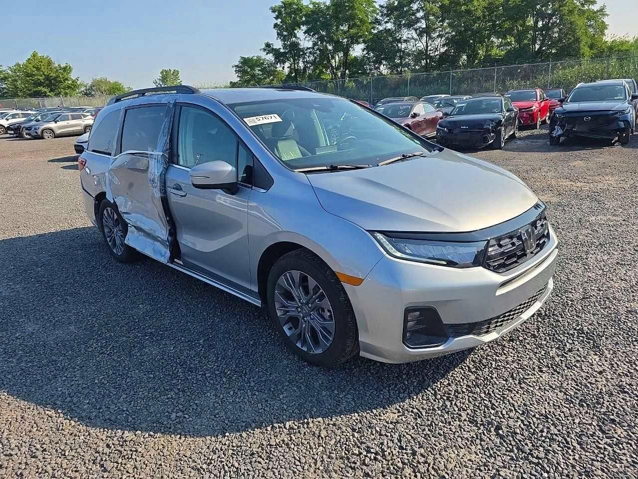 2026 Honda Odyssey Touring - Image 3