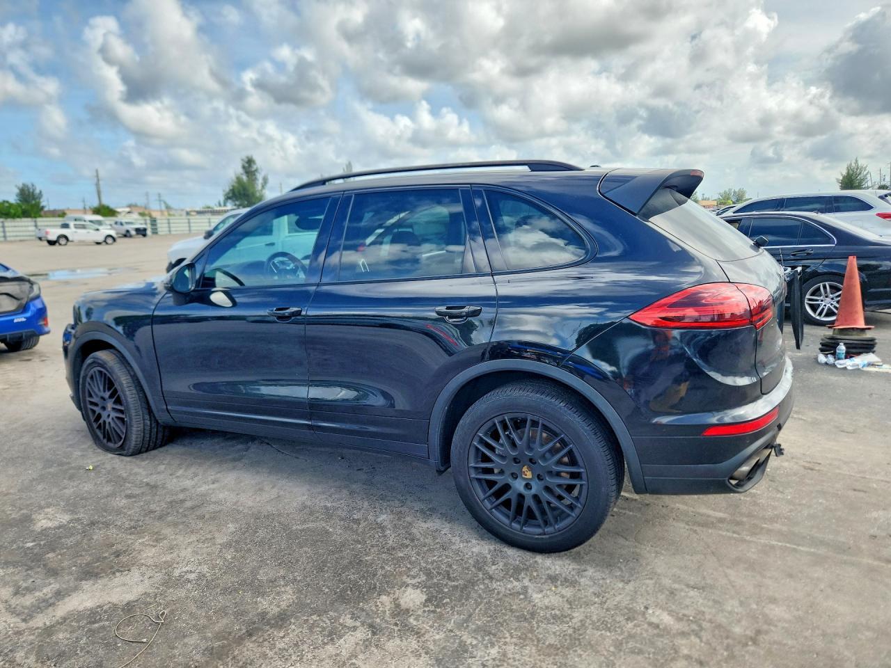2018 Porsche Cayenne S - Фото 2