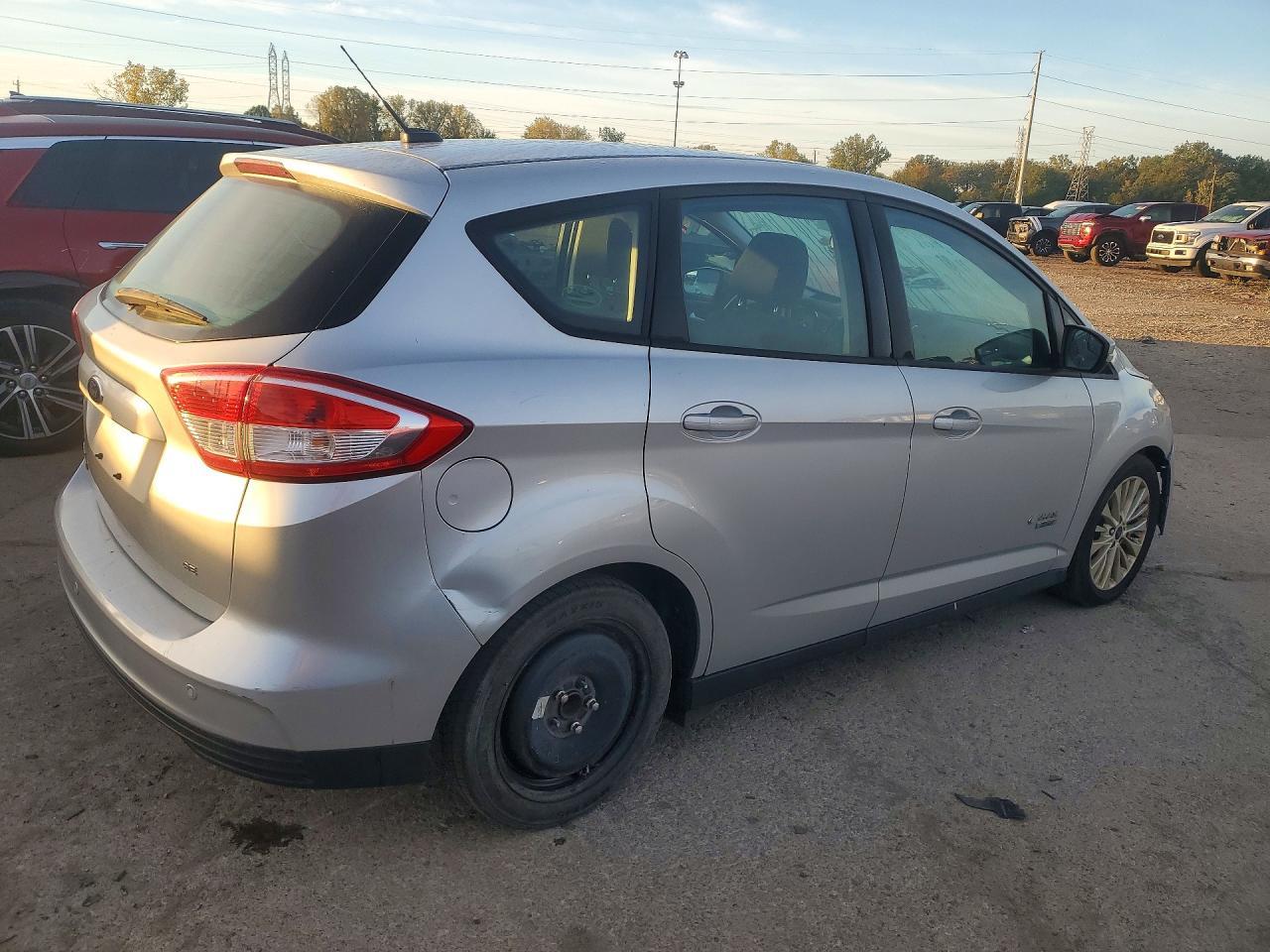 2017 Ford C-Max Se - Фото 3