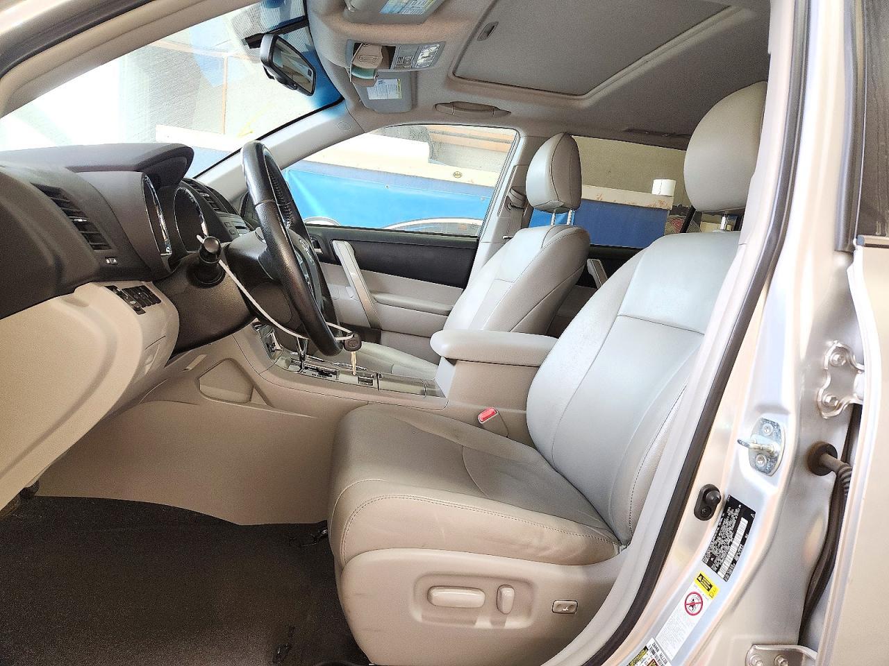 2012 Toyota Highlander Base - Image 7