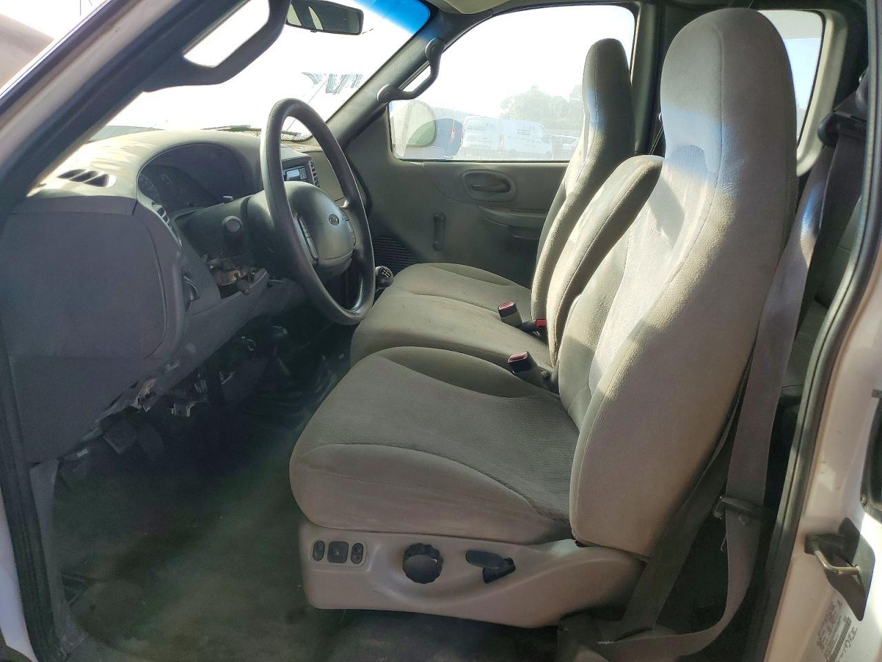 2002 Ford F150 - Image 7