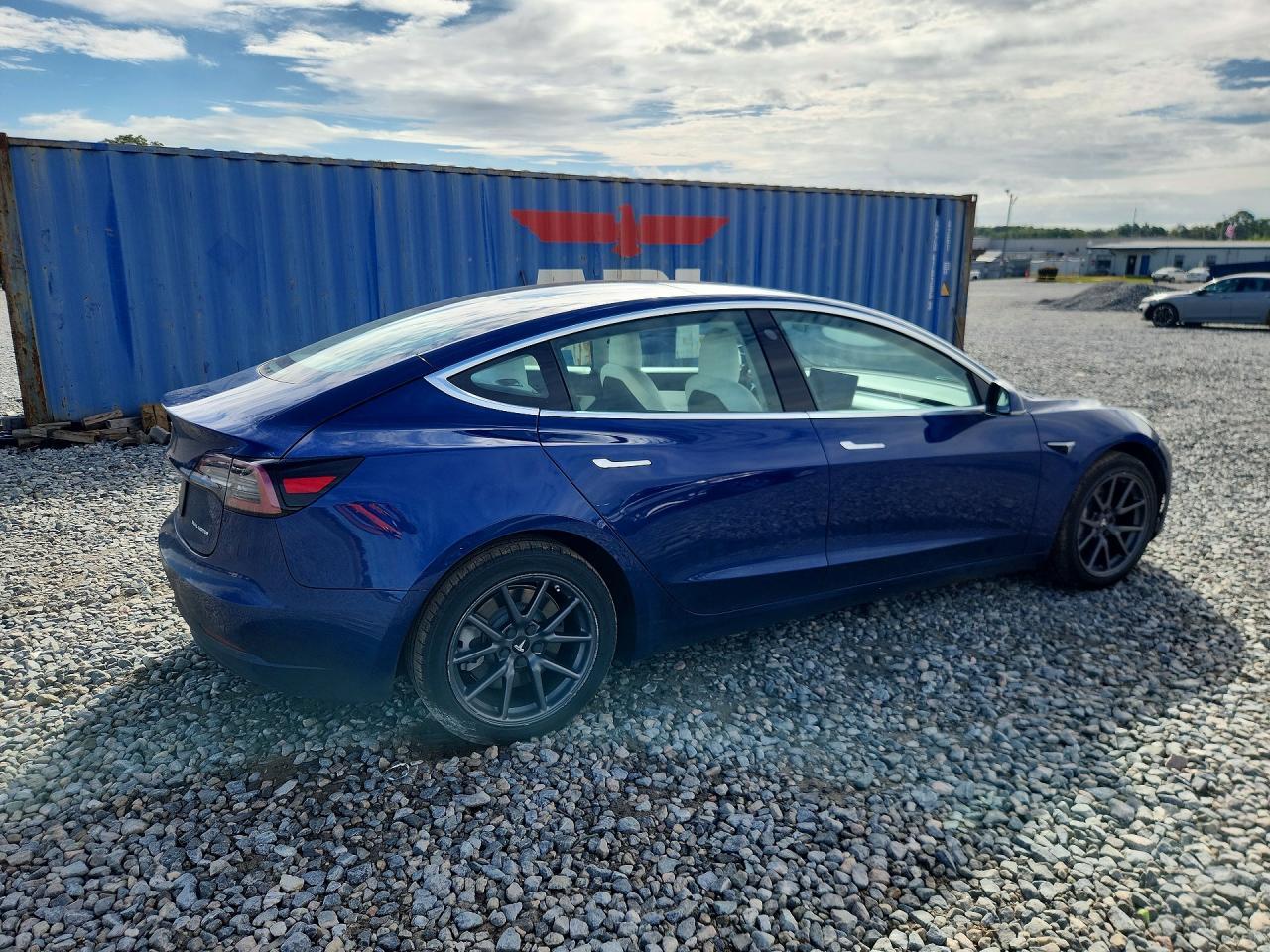 2020 Tesla Model 3 - Фото 3