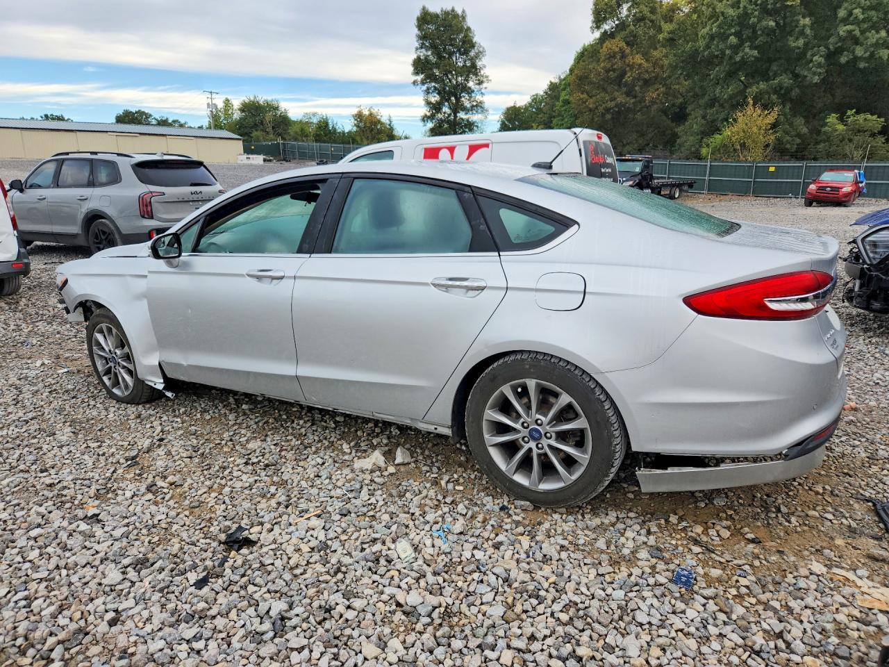 2017 Ford Fusion Se - Image 2