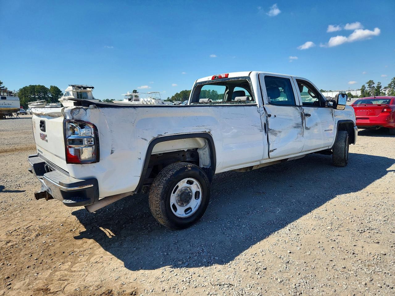 2015 GMC Sierra C2500 Heavy Duty - Image 3