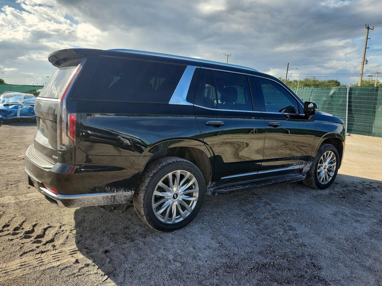 2021 Cadillac Escalade Premium Luxury - Image 3
