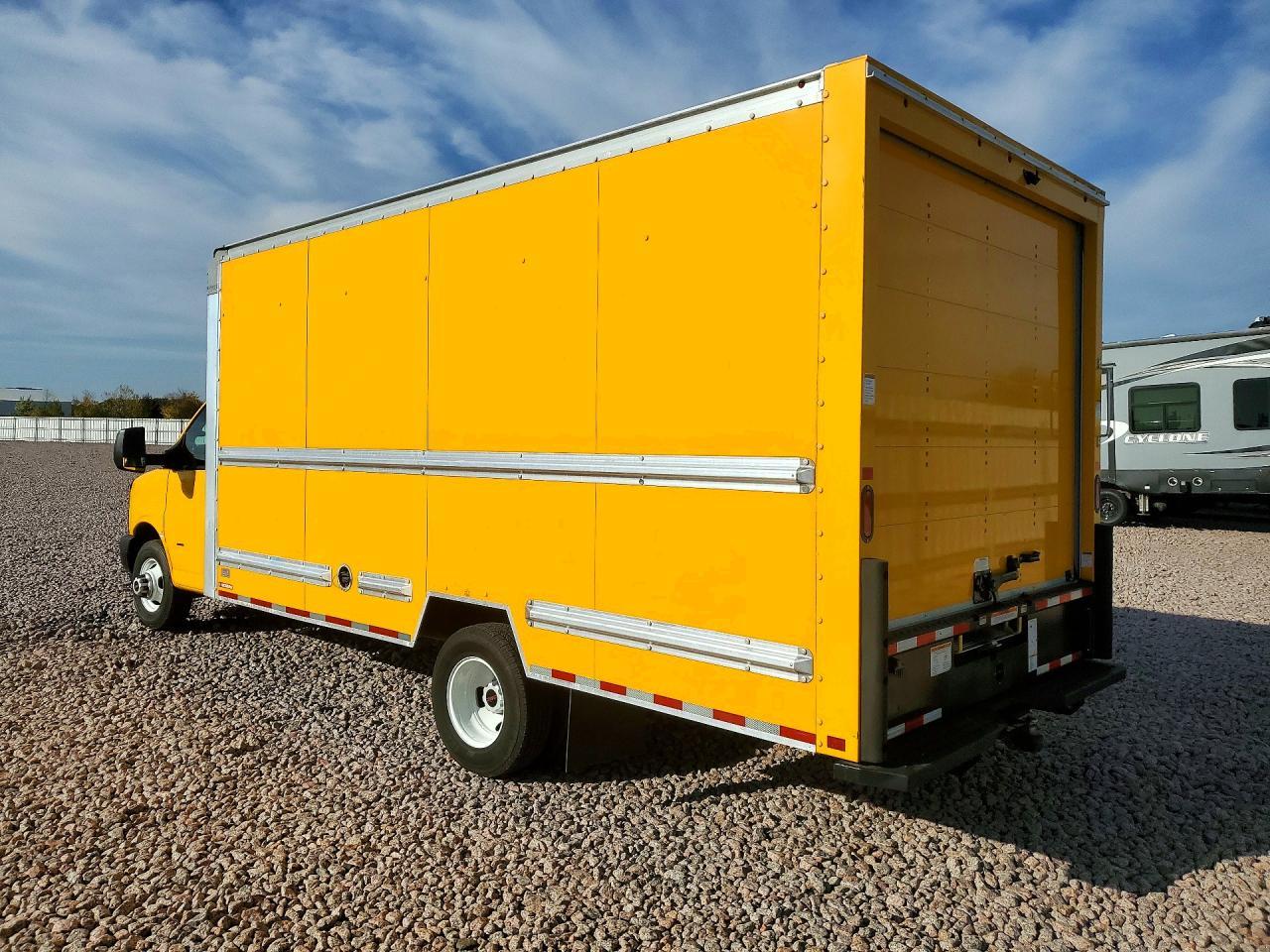 2023 GMC Savana Box Truck - Image 2