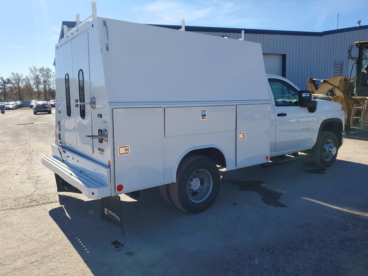 2024 Chevrolet Silverado K3500 - Фото 3