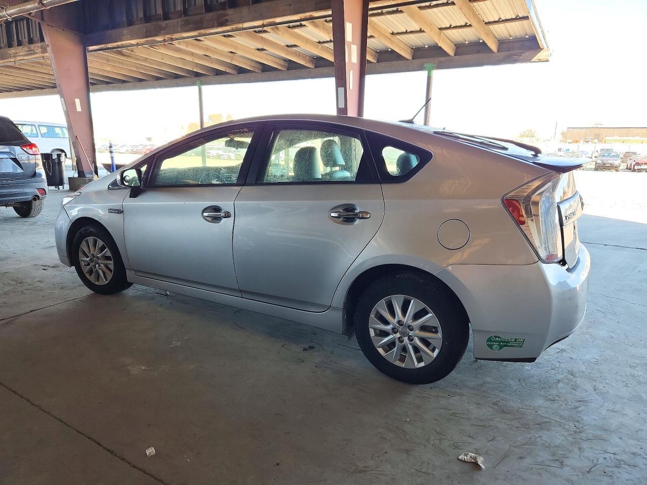 2013 Toyota Prius Plug-In Hybrid Base - Image 2