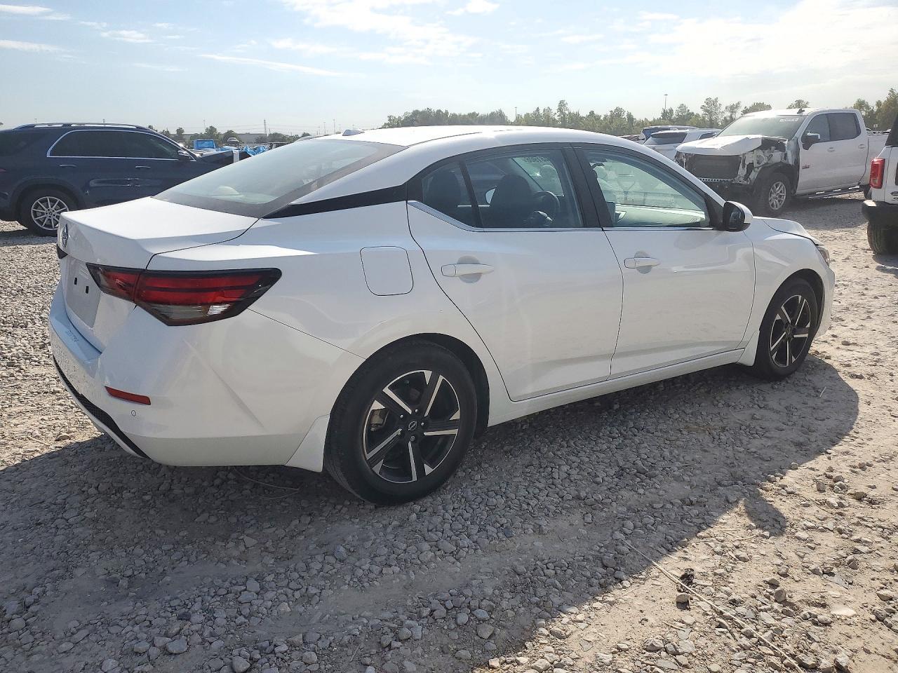 2025 Nissan Sentra Sv - Image 3