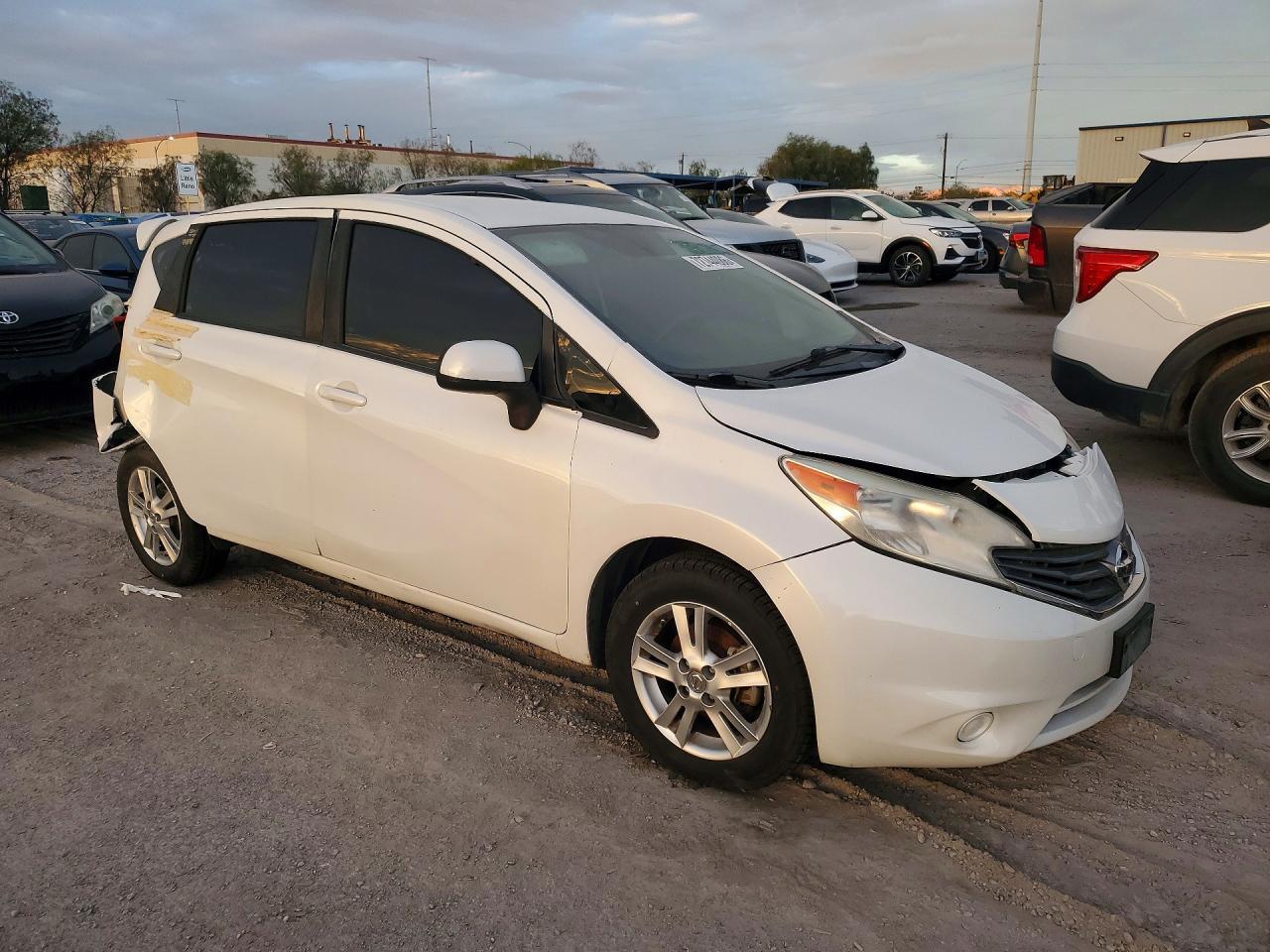 2014 Nissan Versa Note S - Фото 4