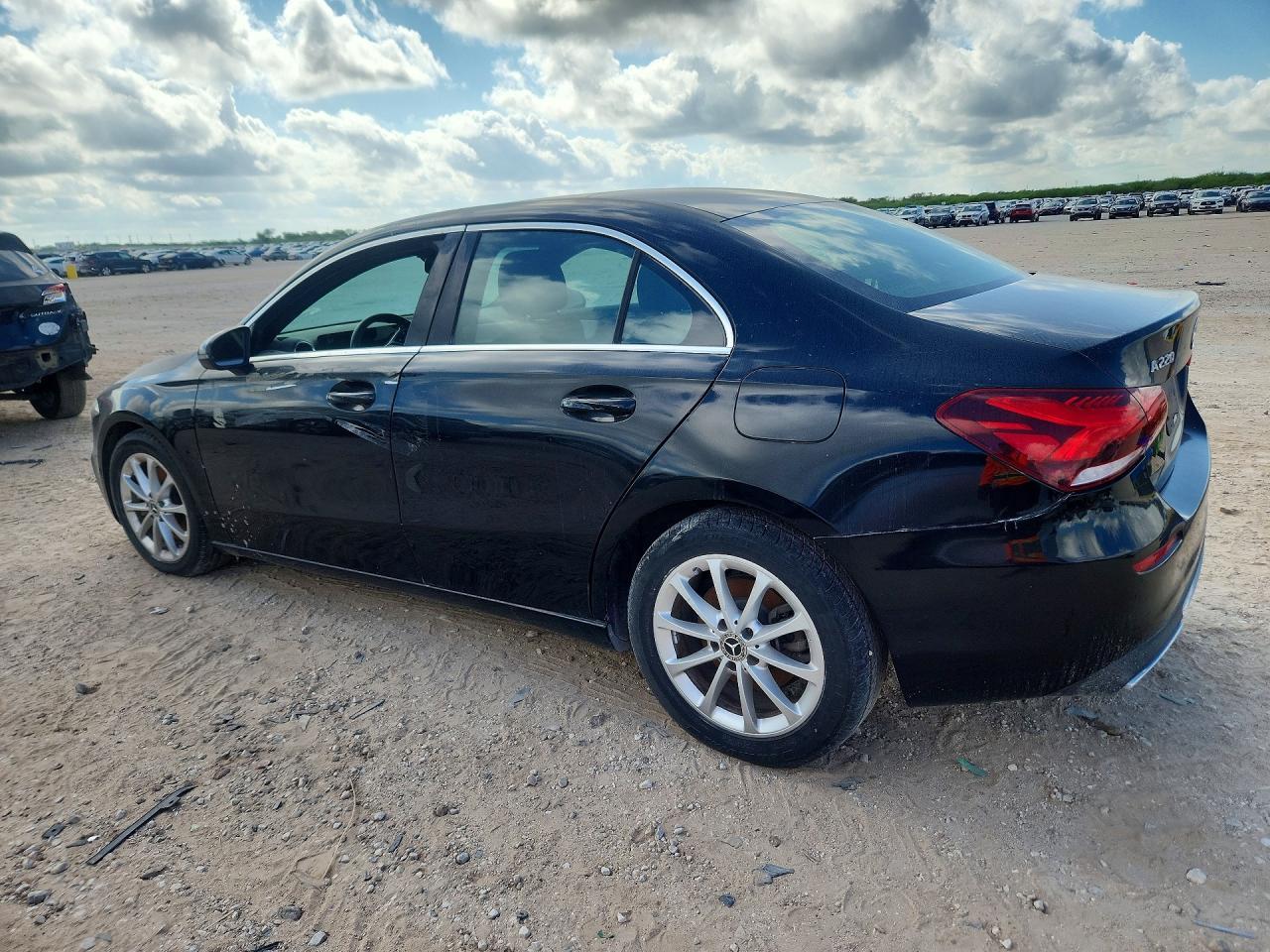2019 Mercedes-Benz A 220 - Фото 2