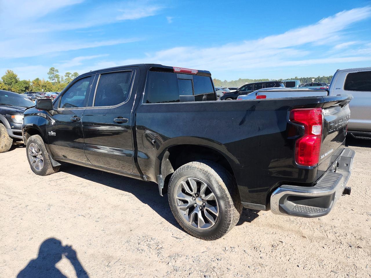 2022 Chevrolet Silverado Ltd K1500 Lt - Image 2