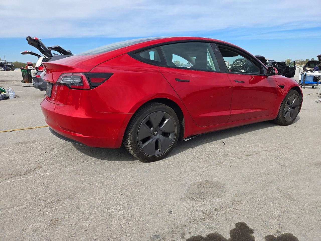 2022 Tesla Model 3 - Фото 3