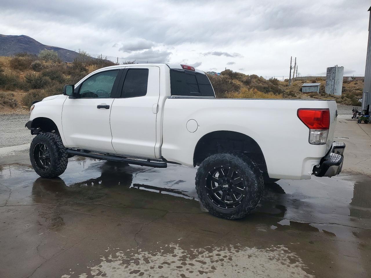 2013 Toyota Tundra Double Cab Sr5 - Image 2