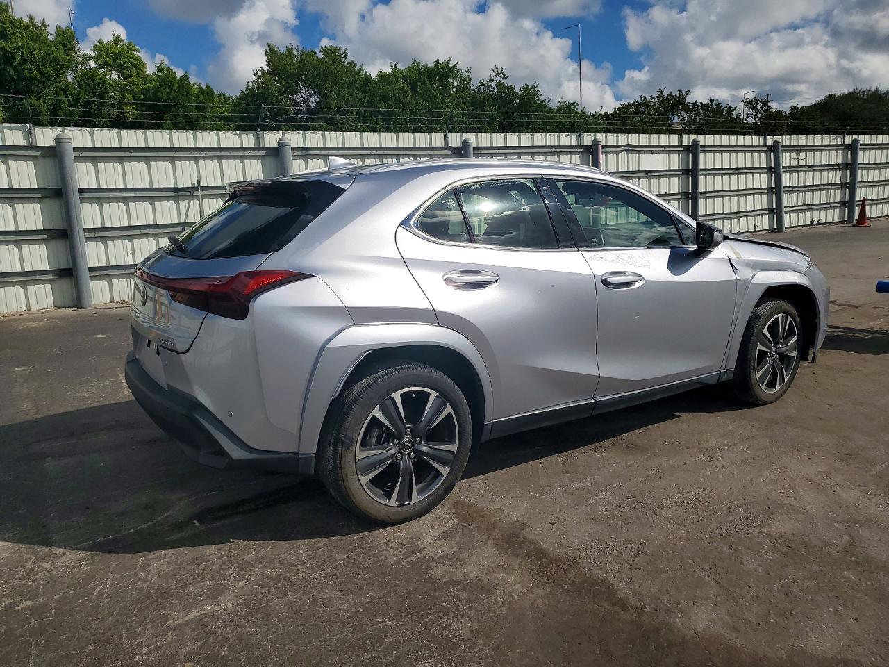 2023 Lexus Ux 250H Premium - Image 3