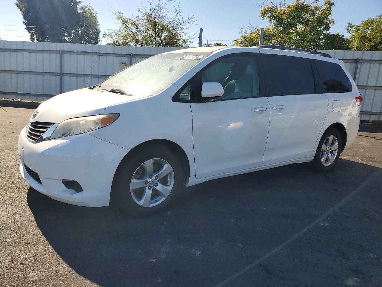 2011 Toyota Sienna Le