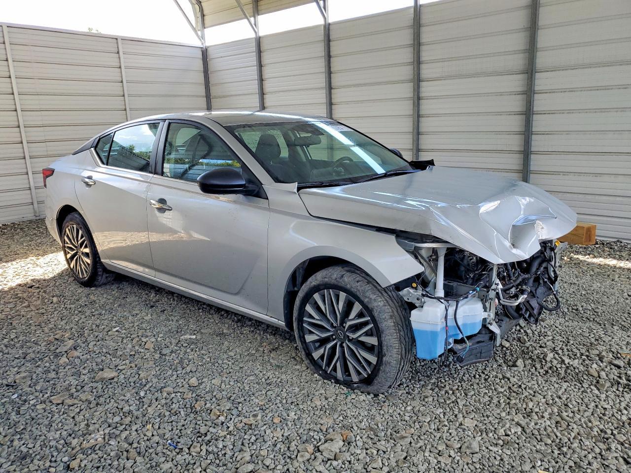 2024 Nissan Altima Sv - Image 4