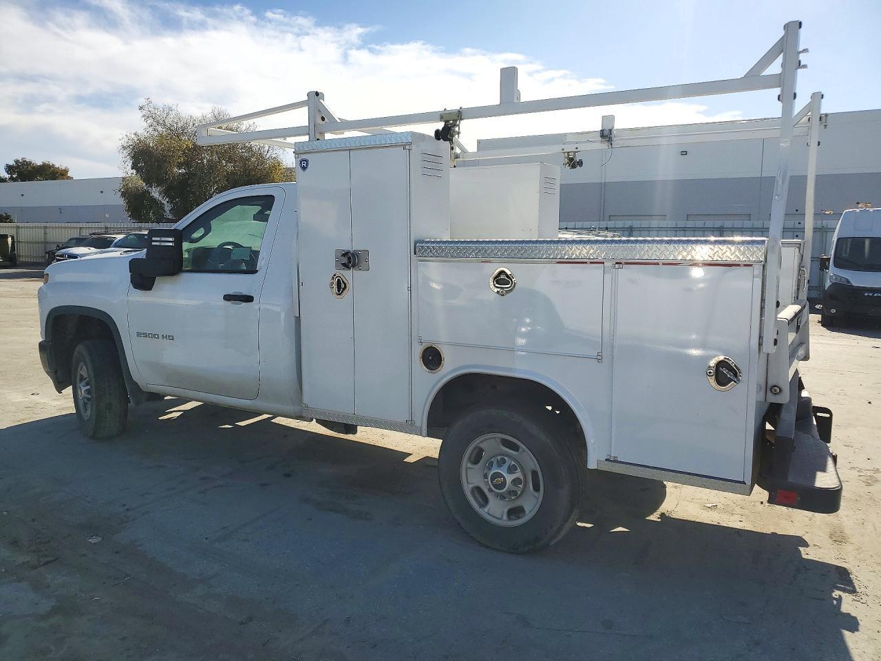 2022 Chevrolet Silverado C2500 Heavy Duty - Image 2