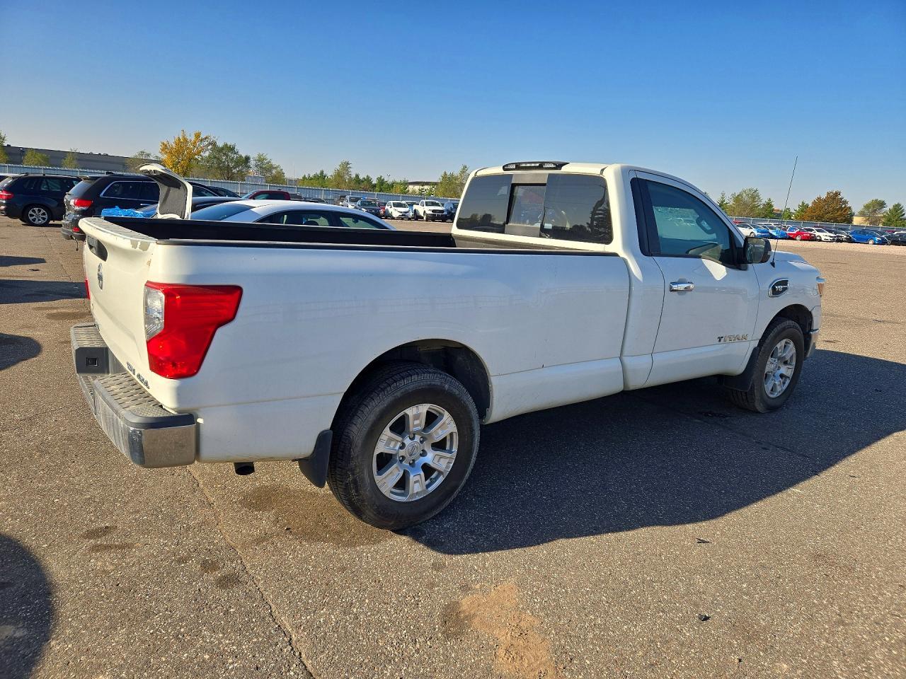 2017 Nissan Titan Sv - Image 3