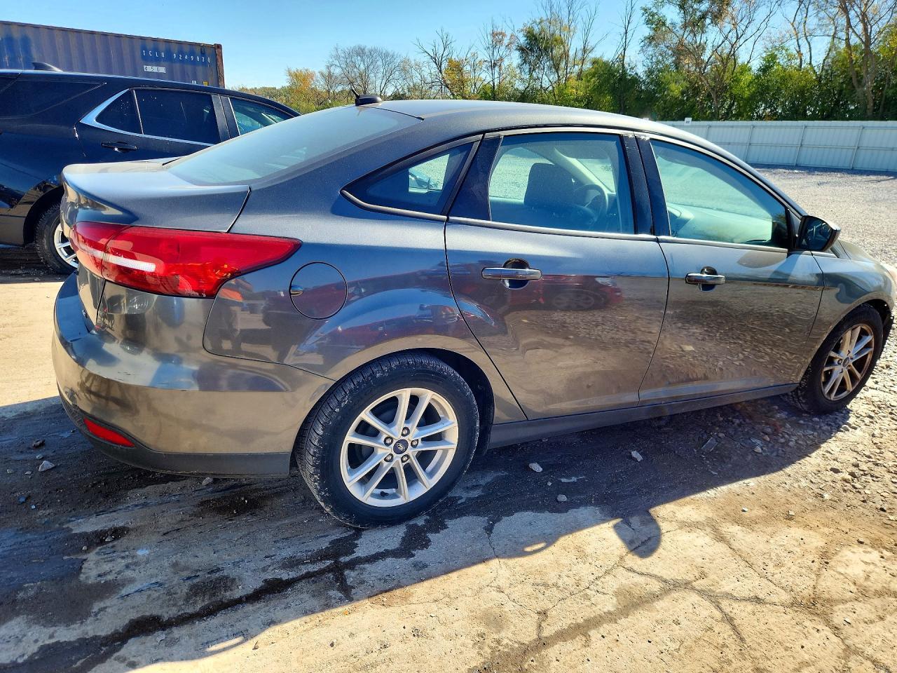 2018 Ford Focus Se - Image 2